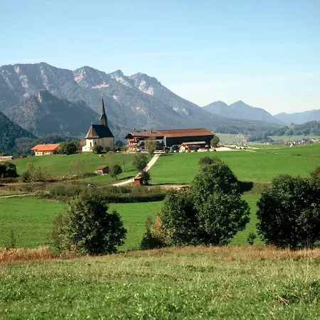 Jochberg Mountain View 公寓